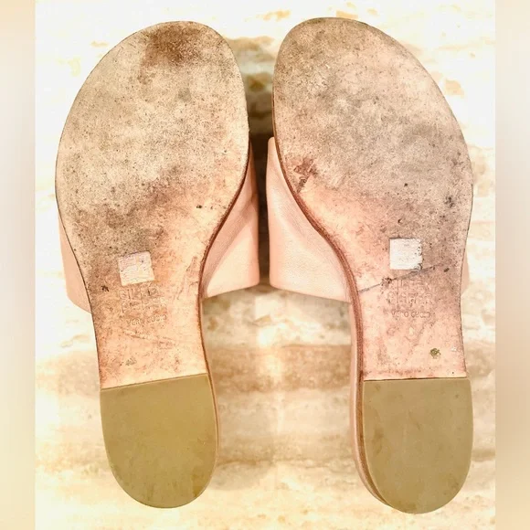 Eileen Fisher Edge Slide Sandal in Barley; Size 8; Includes Box and Dust Bag - Picture 13 of 15